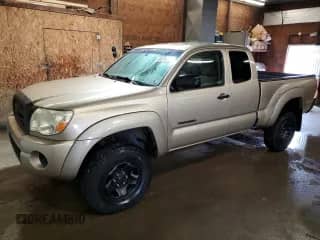 2006 Toyota Tacoma с VIN 5TEUX42N16Z197203, выставлен на аукционе Copart как лот 60835365 с пробегом 176 264 миль миль и Списание • Salvage title. История ставок и продаж доступна на DreamBid. Изображение 1.