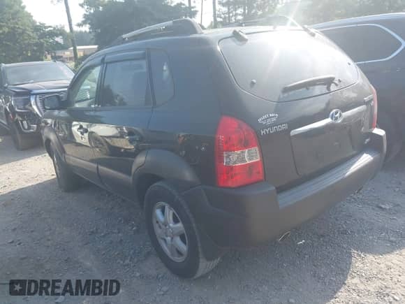 2005 Hyundai Tucson GLS with VIN KM8JN72D55U204805, listed as a IAAI auction lot 42685798 with 172,322 mi miles and . Bid and sale history available at DreamBid. Image 3.
