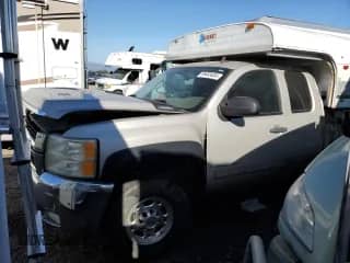 2007 Chevrolet Silverado 2500HD Work Truck с VIN 1GCHK29K17E505118, выставлен на аукционе Copart как лот 69463634 с пробегом Не указан миль и Списание • Salvage title. История ставок и продаж доступна на DreamBid. Изображение 1.