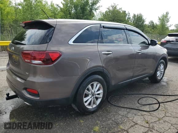 2020 Kia Sorento LX с VIN 5XYPGDA54LG613796, выставлен на аукционе Copart как лот 62847415 с пробегом 120 599 миль миль и Чистый • Clean title. История ставок и продаж доступна на DreamBid. Изображение 3.