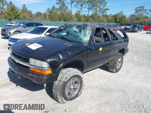 2000 Chevrolet Blazer LS с VIN 1GNCS18W5YK255241, выставлен на аукционе IAAI как лот 41356201 с пробегом 232 844 миль миль и . История ставок и продаж доступна на DreamBid. Изображение 16.