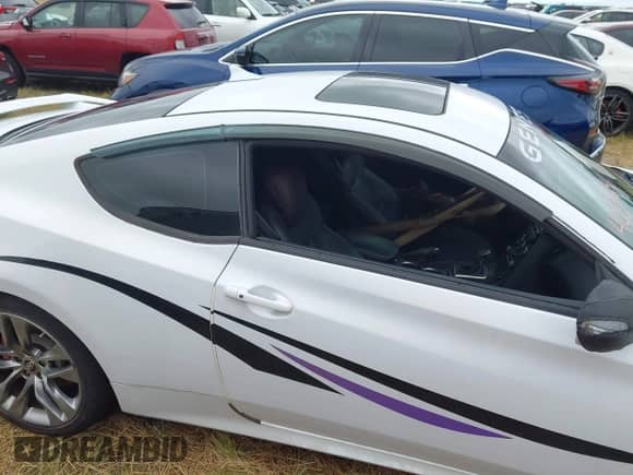 2015 Hyundai Genesis Coupe Ultimate z VIN KMHHU6KJ3FU128598, wystawiony jako IAAI lot #40511646 z przebiegiem Nie podano mil oraz . Historia ofert i sprzedaży dostępna na DreamBid. Obrazek 12.