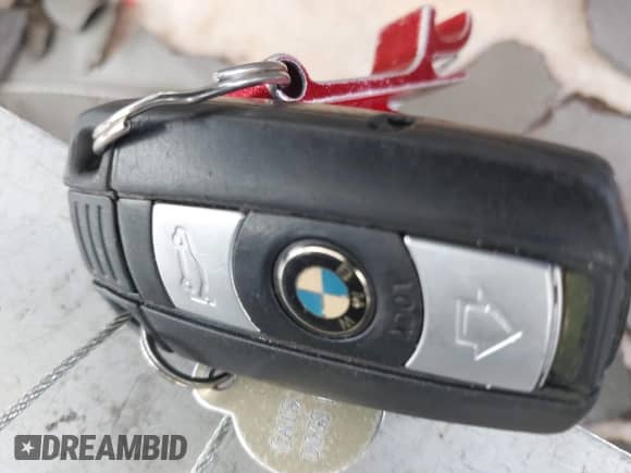 2011 BMW 3 Series 328i с VIN WBAPH7G56BNN06047, выставлен на аукционе IAAI как лот 43568676 с пробегом Не указан миль и . История ставок и продаж доступна на DreamBid. Изображение 11.