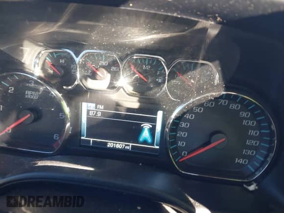 2015 Chevrolet Silverado 1500 LT z VIN 3GCUKREC5FG426757, wystawiony jako IAAI lot #43444249 z przebiegiem 201 607 mil mil oraz . Historia ofert i sprzedaży dostępna na DreamBid. Obrazek 7.