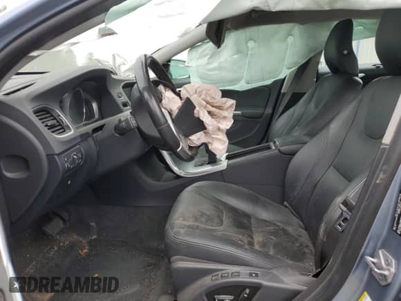 2017 Volvo S60 Inscription с VIN LYV402TK4HB127567, выставлен на аукционе Copart как лот 66991914 с пробегом Не указан миль и Списание • Salvage title. История ставок и продаж доступна на DreamBid. Изображение 7.