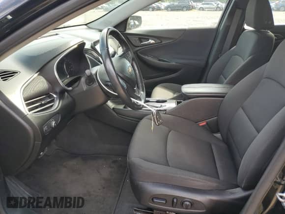 2018 Chevrolet Malibu Hybrid с VIN 1G1ZF5SUXJF228288, выставлен на аукционе Copart как лот 69755155 с пробегом 107 694 миль миль и Списание • Salvage title. История ставок и продаж доступна на DreamBid. Изображение 7.