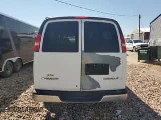 2004 Chevrolet Express Passenger z VIN 1GAHG39U441219042, wystawiony jako Copart lot #67287465 z przebiegiem 257 948 mil mil oraz Szkoda całkowita • Salvage title. Historia ofert i sprzedaży dostępna na DreamBid. Obrazek 6.