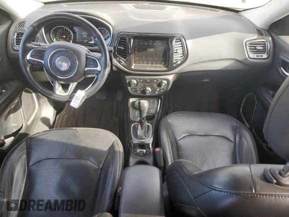 2019 Jeep Compass Limited z VIN 3C4NJDCB8KT776020, wystawiony jako Copart lot #85486084 z przebiegiem 111 070 mil mil oraz Szkoda całkowita • Salvage title. Historia ofert i sprzedaży dostępna na DreamBid. Obrazek 8.