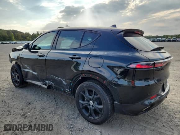 2024 Dodge Hornet R/T with VIN ZACPDFCW7R3A32027, listed as a Copart auction lot 81267055 with 32,617 mi miles and Non repairable. Bid and sale history available at DreamBid. Image 2.