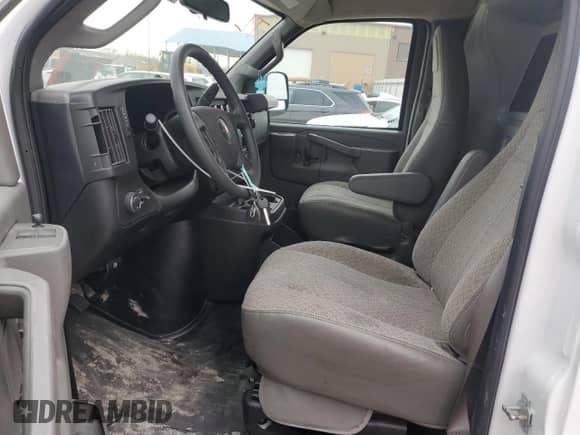 2024 Chevrolet Express Cargo with VIN 1GCWGAF76R1103432, listed as a Copart auction lot 50196405 with 15,096 mi miles and Salvage title. Bid and sale history available at DreamBid. Image 7.