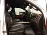 2019 Ram 1500 Rebel z VIN 1C6SRFLT3KN897707, wystawiony jako IAAI lot #42635799 z przebiegiem 57 204 mil mil oraz . Historia ofert i sprzedaży dostępna na DreamBid. Obrazek 5.