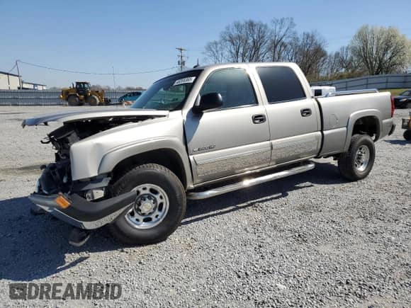 2003 Chevrolet Silverado 1500HD LS z VIN 1GCGC13U73F168214, wystawiony jako Copart lot #48355365 z przebiegiem Nie podano mil oraz Szkoda całkowita • Salvage title. Historia ofert i sprzedaży dostępna na DreamBid. Obrazek 1.