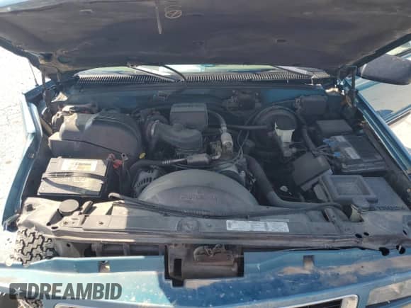 1997 GMC Sierra 1500 z VIN 1GTEC19R9VE510927, wystawiony jako Copart lot #50908545 z przebiegiem 213 770 mil mil oraz Czysty tytuł • Clean title. Historia ofert i sprzedaży dostępna na DreamBid. Obrazek 12.