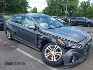 2019 Hyundai Sonata Sport z VIN 5NPE34AFXKH730981, wystawiony jako IAAI lot #42734945 z przebiegiem 92 362 mil mil oraz . Historia ofert i sprzedaży dostępna na DreamBid. Obrazek 6.