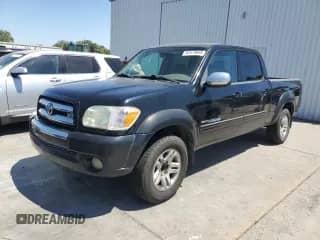 2006 Toyota Tundra SR5 z VIN 5TBET34136S547828, wystawiony jako Copart lot #61475695 z przebiegiem 221 508 mil mil oraz Szkoda całkowita • Salvage title. Historia ofert i sprzedaży dostępna na DreamBid. Obrazek 1.