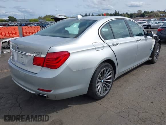 2011 BMW 7 Series 740i с VIN WBAKA4C53BC612440, выставлен на аукционе IAAI как лот 42003297 с пробегом 130 655 миль миль и . История ставок и продаж доступна на DreamBid. Изображение 4.