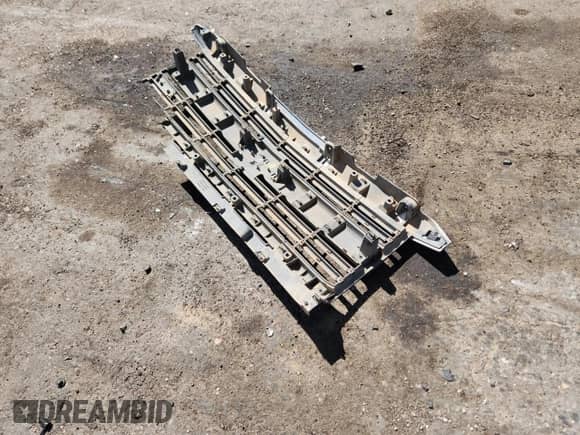 2016 Chevrolet Silverado 2500HD LTZ with VIN 1GC1KWE80GF193077, listed as a Copart auction lot 80343065 with 251,081 mi miles and Salvage title. Bid and sale history available at DreamBid. Image 12.