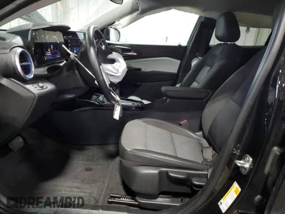 2024 Chevrolet Trax LT с VIN KL77LHE22RC072129, выставлен на аукционе Copart как лот 84235535 с пробегом 37 577 миль миль и Списание • Salvage title. История ставок и продаж доступна на DreamBid. Изображение 7.