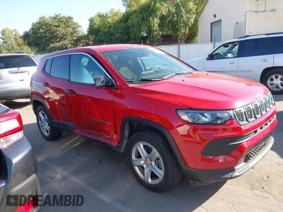 2023 Jeep Compass Sport с VIN 3C4NJDAN2PT573466, выставлен на аукционе IAAI как лот 43085415 с пробегом 28 105 миль миль и . История ставок и продаж доступна на DreamBid. Изображение 1.