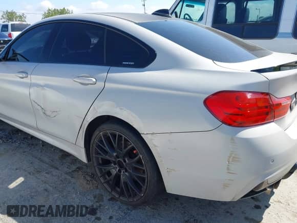 2015 BMW 4 Series 428i xDrive с VIN WBA4C9C54FD330582, выставлен на аукционе IAAI как лот 42135691 с пробегом 127 289 миль миль и . История ставок и продаж доступна на DreamBid. Изображение 16.