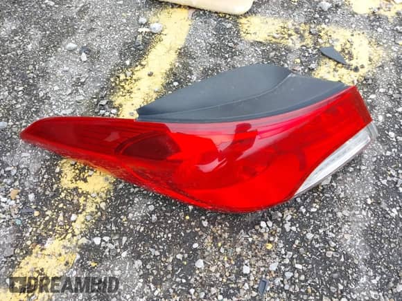 2013 Hyundai Elantra GLS z VIN KMHDH4AE5DU714454, wystawiony jako IAAI lot #42277856 z przebiegiem 190 461 mil mil oraz . Historia ofert i sprzedaży dostępna na DreamBid. Obrazek 12.