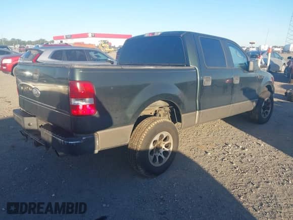 2006 Ford F-150 XLT z VIN 1FTPW12V96FB07940, wystawiony jako IAAI lot #43500225 z przebiegiem 203 407 mil mil oraz . Historia ofert i sprzedaży dostępna na DreamBid. Obrazek 4.