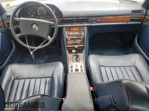 1984 Mercedes-Benz 380 with VIN WDBCA32A7EA081774, listed as a Copart auction lot 61751155 with 189,266 mi miles and Clean title. Bid and sale history available at DreamBid. Image 8.