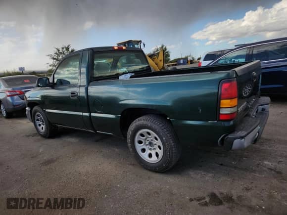 2005 GMC Sierra 1500 Work Truck with VIN 1GTEC14X25Z268786, listed as a Copart auction lot 81259355 with 82,352 mi miles and Salvage title. Bid and sale history available at DreamBid. Image 2.