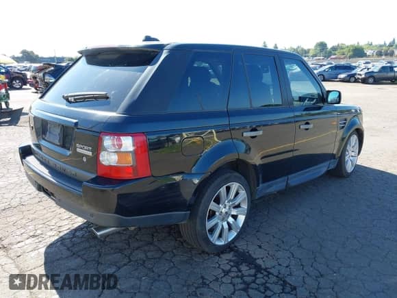 2007 Land Rover Range Rover Sport SC z VIN SALSH23497A111915, wystawiony jako IAAI lot #42396962 z przebiegiem 153 941 mil mil oraz . Historia ofert i sprzedaży dostępna na DreamBid. Obrazek 4.
