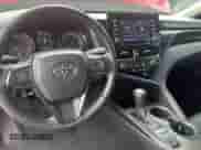 2023 Toyota Camry SE z VIN 4T1G11AK7PU120197, wystawiony jako Copart lot #87272985 z przebiegiem 55 574 mil mil oraz Szkoda całkowita • Salvage title. Historia ofert i sprzedaży dostępna na DreamBid. Obrazek 9.