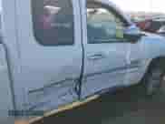 2009 Chevrolet Silverado 1500 LT z VIN 1GCEC29J49Z272449, wystawiony jako IAAI lot #43393721 z przebiegiem 162 795 mil mil oraz . Historia ofert i sprzedaży dostępna na DreamBid. Obrazek 6.