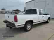 1997 GMC Sierra 1500 z VIN 2GTEC19R4V1531248, wystawiony jako Copart lot #48928755 z przebiegiem 172 164 mil mil oraz Szkoda całkowita • Salvage title. Historia ofert i sprzedaży dostępna na DreamBid. Obrazek 3.