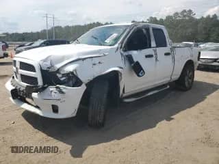 2013 Ram 1500 Express z VIN 1C6RR6FT3DS712361, wystawiony jako Copart lot #71430275 z przebiegiem 229 655 mil mil oraz Szkoda całkowita • Salvage title. Historia ofert i sprzedaży dostępna na DreamBid. Obrazek 1.