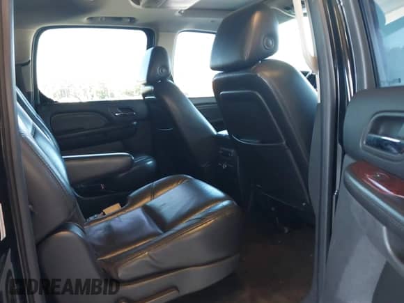 2007 Cadillac Escalade ESV с VIN 1GYFK66867R315079, выставлен на аукционе IAAI как лот 43352131 с пробегом Не указан миль и . История ставок и продаж доступна на DreamBid. Изображение 8.