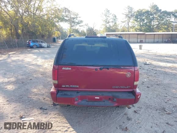 2003 Chevrolet Blazer LS с VIN 1GNCS13X73K103616, выставлен на аукционе IAAI как лот 43478103 с пробегом 274 996 миль миль и . История ставок и продаж доступна на DreamBid. Изображение 16.