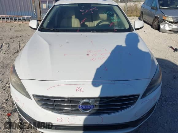 2017 Volvo S60 Inscription с VIN LYV402HK8HB195279, выставлен на аукционе IAAI как лот 43226188 с пробегом 145 213 миль миль и . История ставок и продаж доступна на DreamBid. Изображение 6.