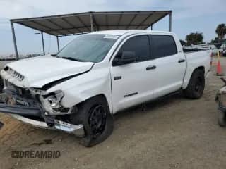 2016 Toyota Tundra SR5 с VIN 5TFEY5F18GX198503, выставлен на аукционе Copart как лот 66569084 с пробегом Не указан миль и Списание • Salvage title. История ставок и продаж доступна на DreamBid. Изображение 1.