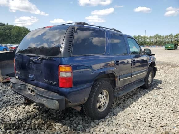 2001 Chevrolet Tahoe LT with VIN 1GNEK13T91R171989, listed as a Copart auction lot 80062185 with 175,339 mi miles and Salvage title. Bid and sale history available at DreamBid. Image 3.