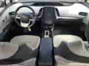 2017 Toyota Prius Plus z VIN JTDKARFP4H3031597, wystawiony jako Copart lot #82419095 z przebiegiem 118 309 mil mil oraz Szkoda całkowita • Salvage title. Historia ofert i sprzedaży dostępna na DreamBid. Obrazek 8.