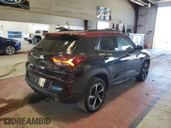2021 Chevrolet TrailBlazer RS with VIN KL79MUSL9MB052471, listed as a Copart auction lot 70471105 with 38,818 mi miles and Salvage title. Bid and sale history available at DreamBid. Image 3.