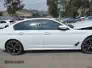 2021 BMW 5 Series 540i с VIN WBA53BJ07MWW92703, выставлен на аукционе IAAI как лот 41868430 с пробегом Не указан миль и . История ставок и продаж доступна на DreamBid. Изображение 13.