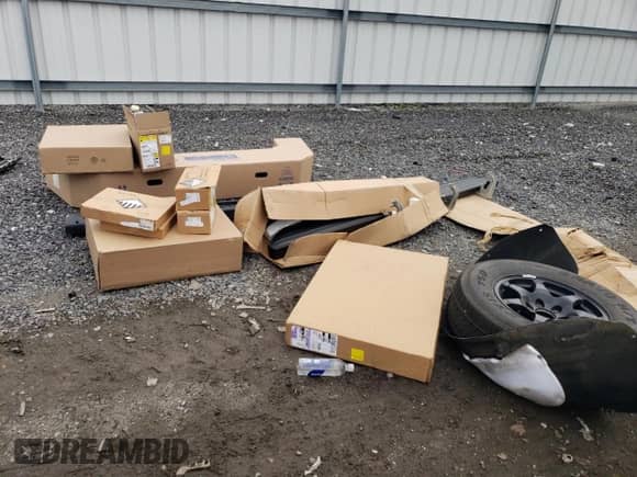 2021 Chevrolet Suburban RST с VIN 1GNSKEKD2MR289536, выставлен на аукционе Copart как лот 81216305 с пробегом 52 038 миль миль и Списание • Salvage title. История ставок и продаж доступна на DreamBid. Изображение 13.