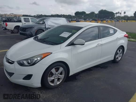 2013 Hyundai Elantra GLS z VIN 5NPDH4AE4DH453798, wystawiony jako IAAI lot #43157722 z przebiegiem 105 302 mil mil oraz . Historia ofert i sprzedaży dostępna na DreamBid. Obrazek 2.