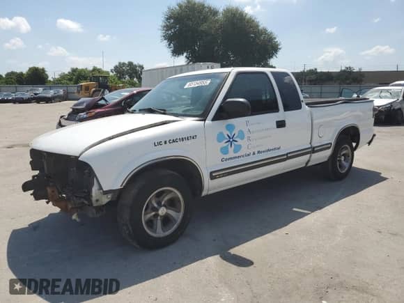 2000 Chevrolet S-10 LS с VIN 1GCCS194XY8105578, выставлен на аукционе Copart как лот 65154955 с пробегом 224 946 миль миль и Списание • Salvage title. История ставок и продаж доступна на DreamBid. Изображение 1.