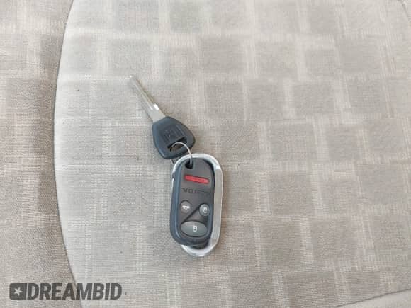 2002 Honda Accord SE z VIN 1HGCG66802A029229, wystawiony jako IAAI lot #42974340 z przebiegiem 150 649 mil mil oraz . Historia ofert i sprzedaży dostępna na DreamBid. Obrazek 11.