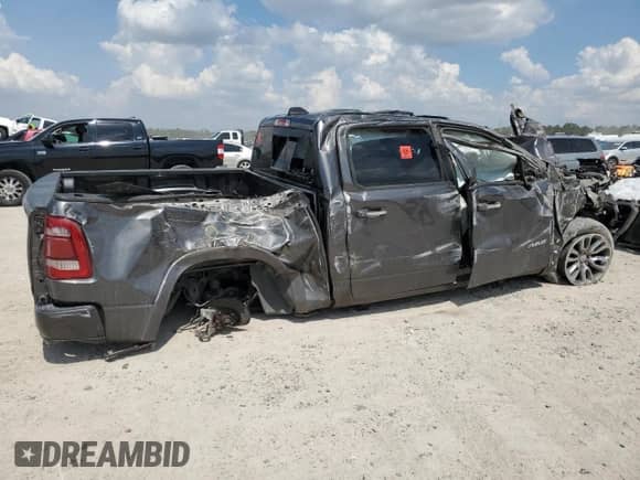2022 Ram 1500 Laramie z VIN 1C6RREJM5NN173770, wystawiony jako Copart lot #72835314 z przebiegiem 35 379 mil mil oraz Szkoda całkowita • Salvage title. Historia ofert i sprzedaży dostępna na DreamBid. Obrazek 3.