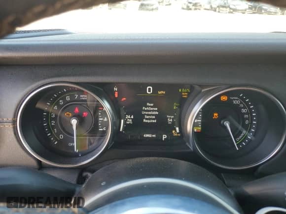 2021 Jeep Wrangler Unlimited Sahara with VIN 1C4JJXP67MW686559, listed as a Copart auction lot 52409305 with 43,902 mi miles and Salvage title. Bid and sale history available at DreamBid. Image 9.