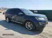 2017 Ford Explorer Limited z VIN 1FM5K7F88HGA01546, wystawiony jako Copart lot #81026575 z przebiegiem 133 152 mil mil oraz Szkoda całkowita • Salvage title. Historia ofert i sprzedaży dostępna na DreamBid. Obrazek 4.
