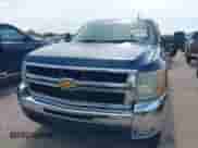 2008 Chevrolet Silverado 2500HD 1LT z VIN 1GCHC23K98F140009, wystawiony jako IAAI lot #42036735 z przebiegiem 279 468 mil mil oraz . Historia ofert i sprzedaży dostępna na DreamBid. Obrazek 12.