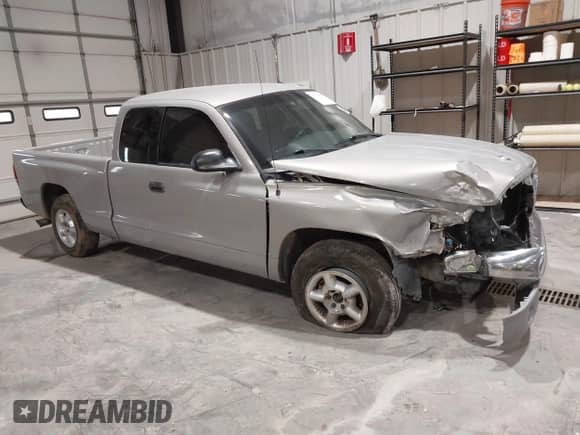 2000 Dodge Dakota Sport with VIN 1B7GL22N8YS723458, listed as a IAAI auction lot 41783869 with 143,561 mi miles and . Bid and sale history available at DreamBid. Image 1.
